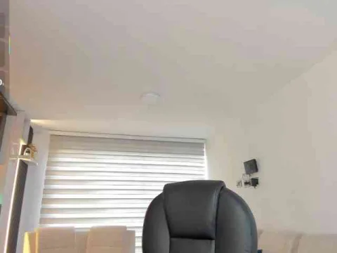 MiaRoberts1