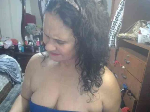 jazmin-mature