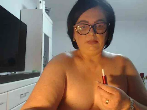 Emyllywhite