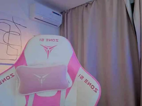 teasingNaomi