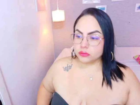 curvy-sexyvalen